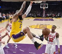 转会期突围战来临，洛杉矶湖人围绕意甲更衣室发声，话题不断，资深球员宣示担当